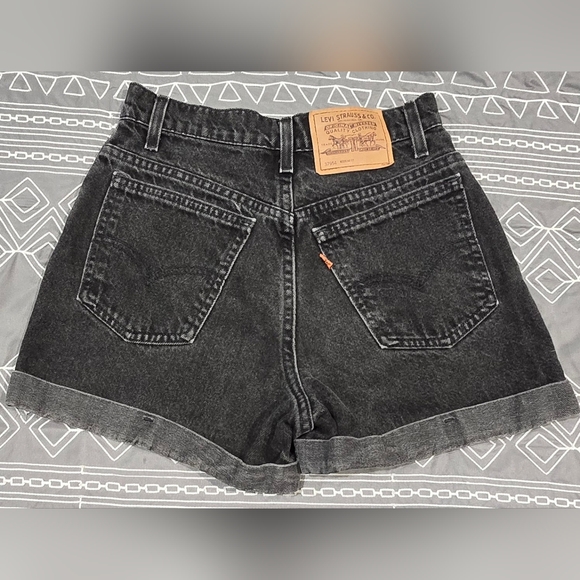 Levis Vintage Orange Tag High Waisted Cuffed Black Denim Shorts Size 7 - Picture 2 of 6
